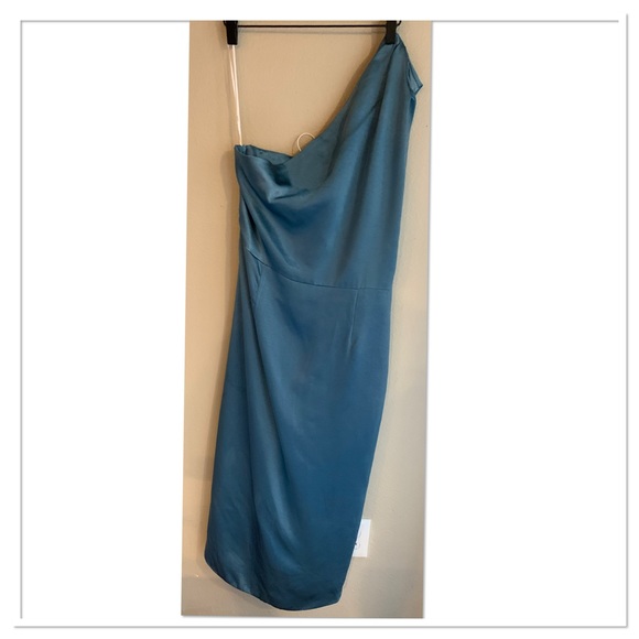 Elliatt Cassini Satin One Shoulder Gathered Side Dress In Cadet Blue XXL New - Picture 6 of 10